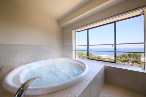 Oarai Park Hotel - Hotel Overview and Location