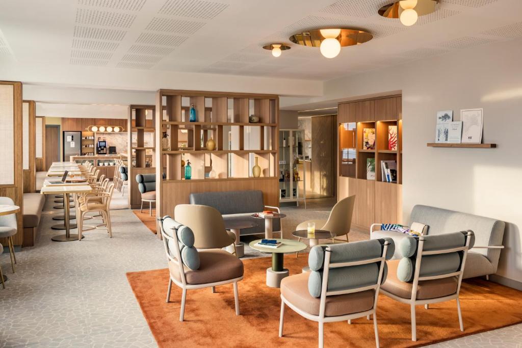 OKKO Hotels Nice Airport - Dining and Location