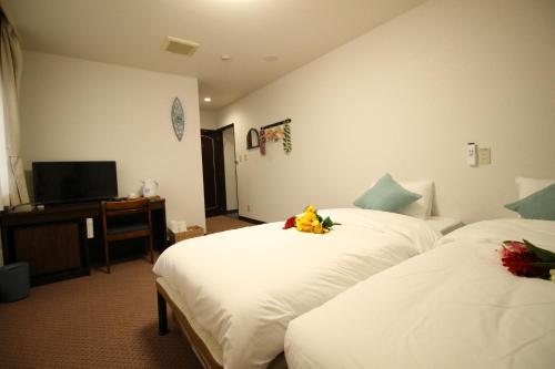 Okubo Hotel Hawaii - Room Types and Amenities