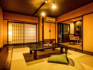 Ooedo Onsen Monogatari Miyoshiya - Location and Accessibility