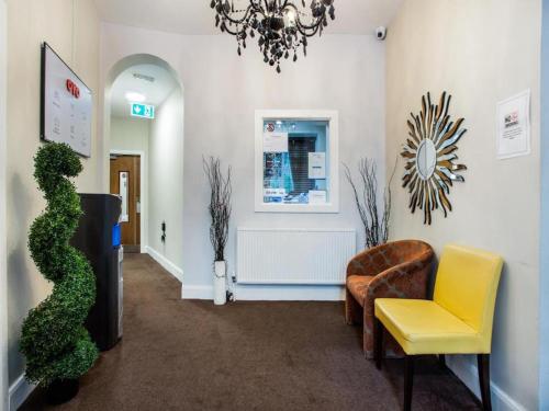 OYO The Arch, Wembly Stadium - Types of Accommodations