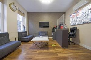 OYO Townhouse 30 Sussex Hotel, London Paddington - Transportation Access