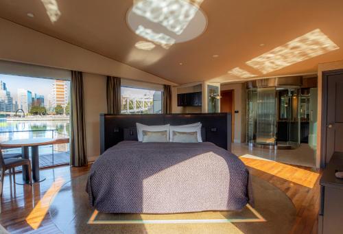 PETALS TOKYO - Floating Hotel - Premium Location in Shinagawa