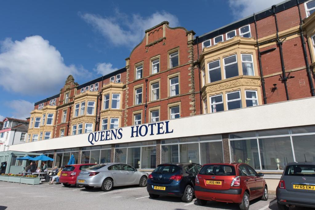 Queens Hotel Review