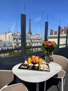 Rayz Eiffel - Amenities and Facilities