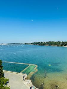 Restaurant Hotel Didier Méryl - Staff and Service