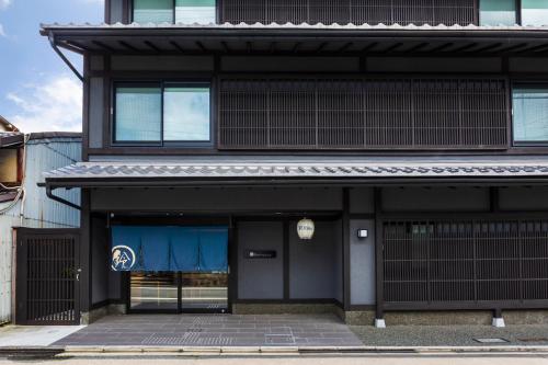 Rinn Niomon - Room Types and Amenities
