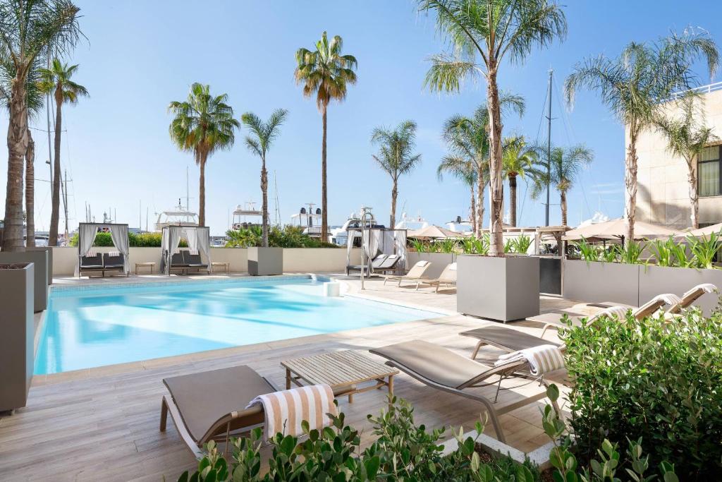 Riviera Marriott Hotel La Porte De Monaco - Dining and Guest Experiences