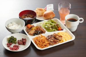 RJ Hotel Naha - Comfortable Accommodations and Amenities