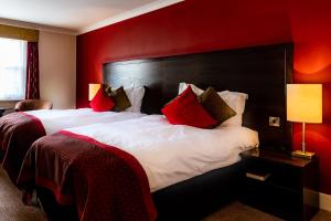 Rose And Crown Hotel - Amenities and Services