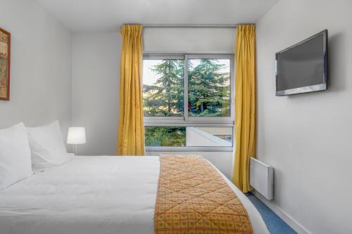 Royal Regency Paris Vincennes - Local Attractions