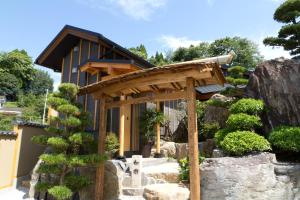 Ryokan Shinsen Review - Accommodations and Amenities