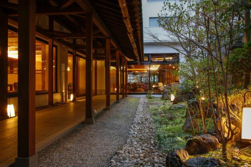 Sarusawaike Yoshidaya - Guest Reviews