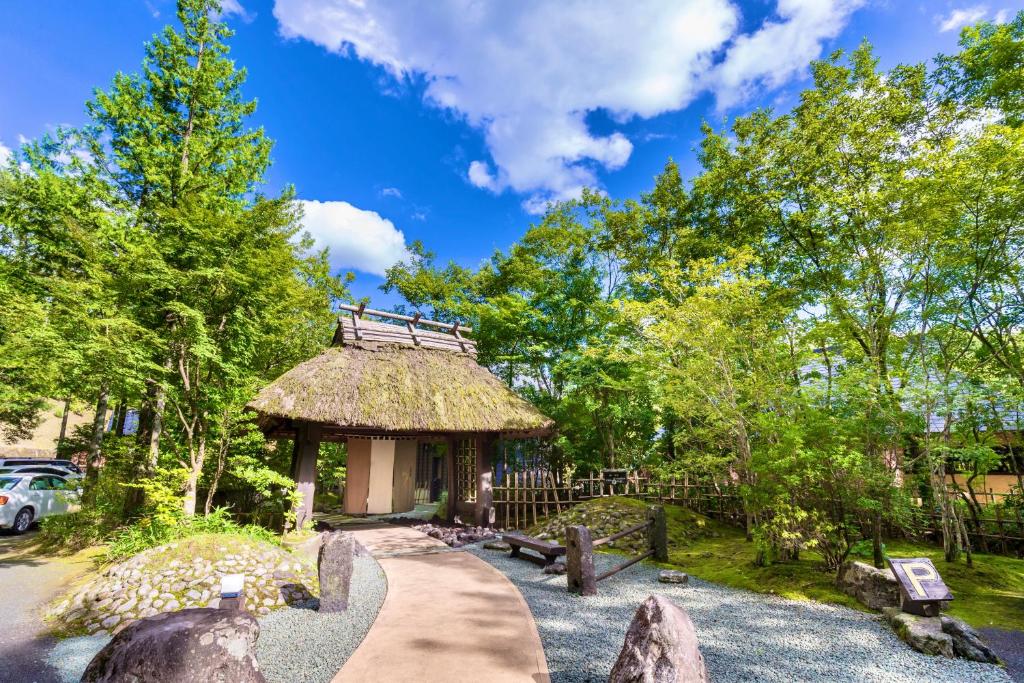 Satonoyu Waraku 13 Years or Older Review