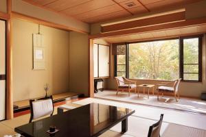 Senkyo - Accommodations Offered