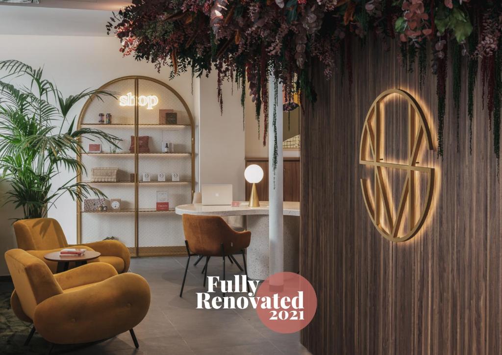 Seven Hotel - Facilities and Services