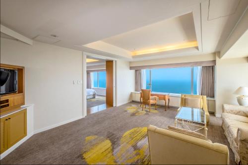 Sheraton Grande Ocean Resort - Diverse Dining Options