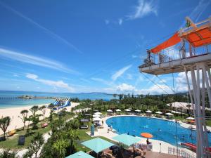 Sheraton Okinawa Sunmarina Resort - Dining Options and Restaurants