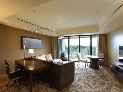 Shima Kanko Hotel The Bay Suites - Dining Options