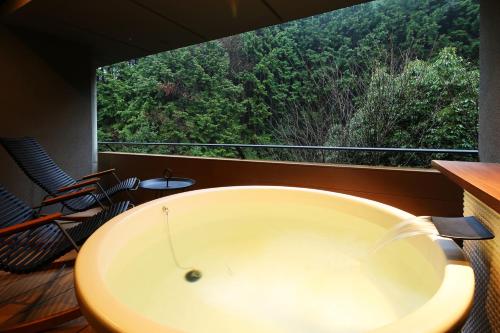 Shoenso Hozugawatei - Room Options Available