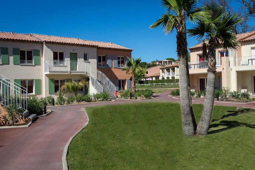 SOWELL RESIDENCES The Pearls of Saint Tropez - Location and Activities