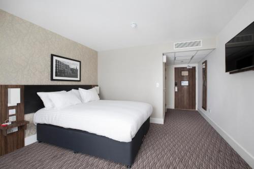 Spring River Ebbsfleet by Marstons Inns - Facilities and Amenities