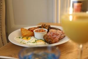 Stanhill Court Hotel, a Member of Radisson Individuals - Exceptional Guest Ratings