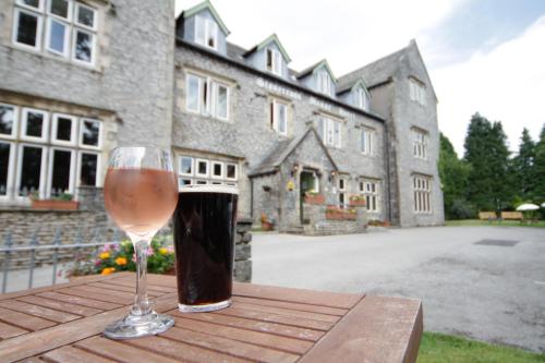 Stonecross Manor Hotel - Guest Reviews and Ratings