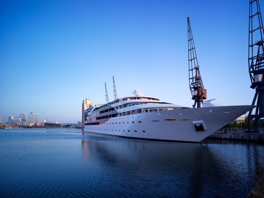 Sunborn London Yacht Hotel - Unique Features of the Yacht