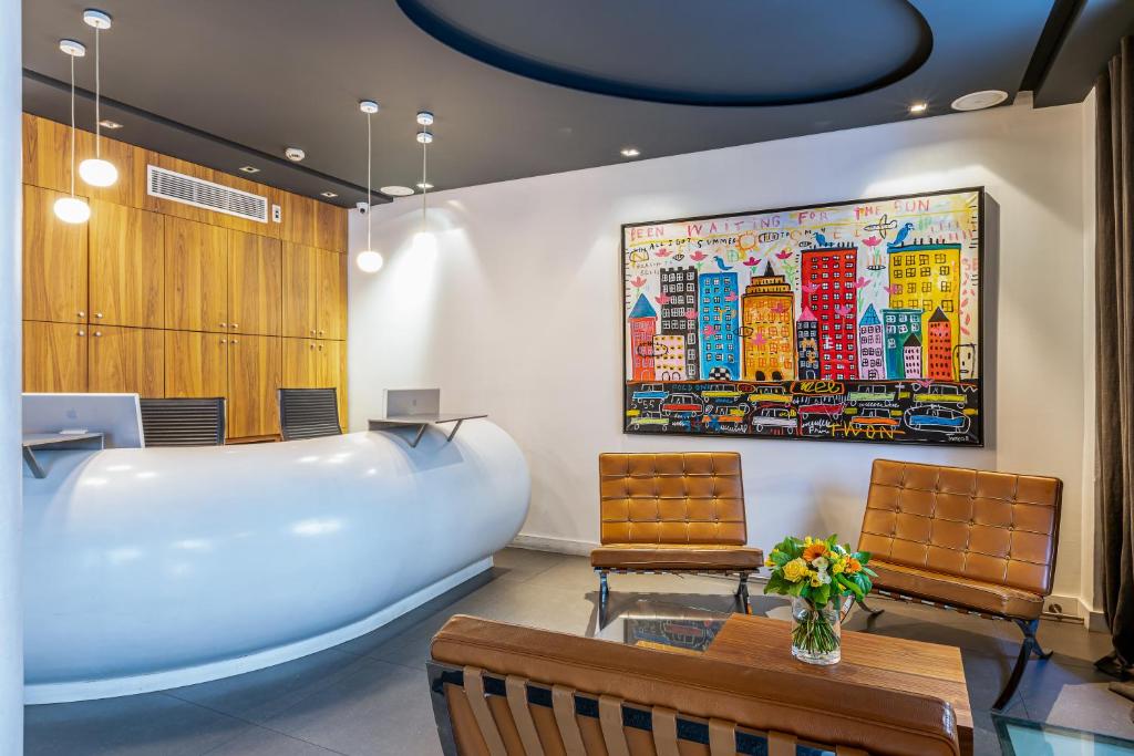 The 15 Priory Hotel - Amenities and Services