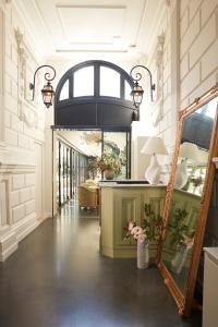 The 5 Particular - Facilities and Services