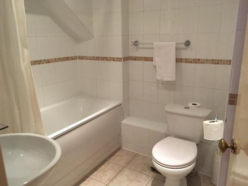The Beach Hotel - Hotel Amenities and Services