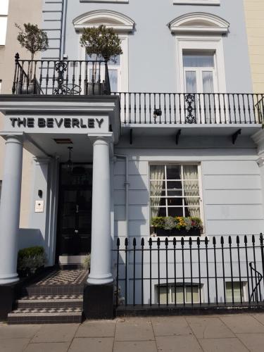 The Beverley Hotel London - Victoria - Room Features and Comfort