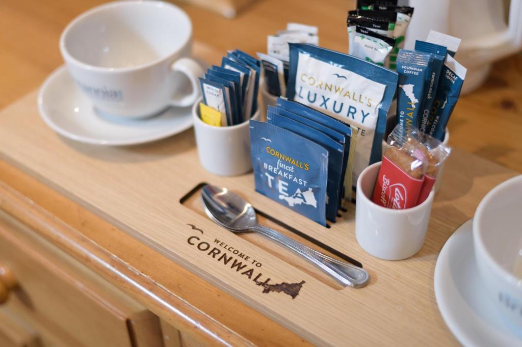 The Britannia Inn & Waves Restaurant - Dining Experience