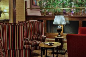 The Bull Hotel; Sure Hotel Collection by Best Western - On-Site Dining
