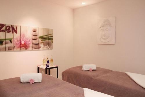 The Caesar Hotel - Exploring Provins and Surroundings