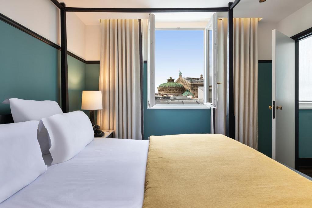 The Chess Hotel - Prime Location Benefits