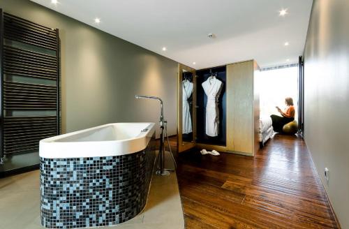 The Close Marcel - Diverse Room Types Available