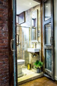 The Cow Hollow Hotel - Policies and Regulations