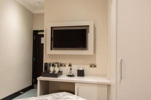 The Crescent Hyde Park - Facilities and Amenities