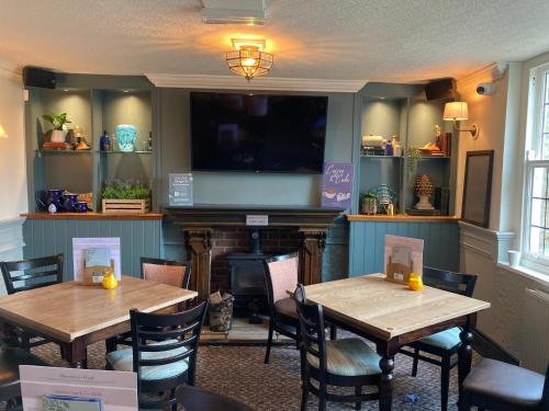 The Cross Scythes - Dining Options