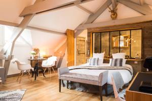 The Gardens of Epicurus - How To Book Your Stay