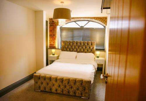 The George Wright Boutique Hotel, Bar & Restaurant - Guest Ratings and Feedback
