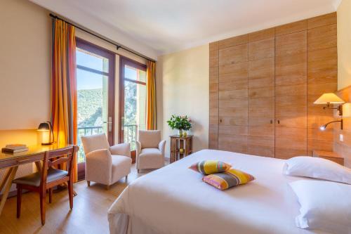 The Grand Hotel - Amenities and Facilities