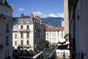 The Grand Hotel Grenoble, BW Premier Collection by Best Western - Access and Transportation