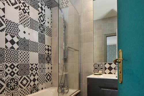 The Green Gallant - Etchegorry Inn - Dining Experience