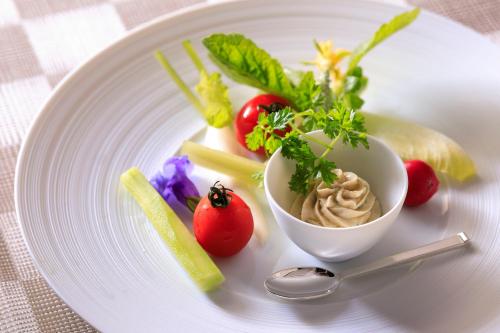 THE HIRAMATSU HOTELS & RESORTS GINOZA OKINAWA - Dining Experience
