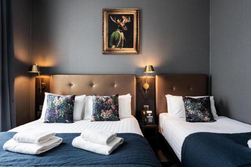 The House on Warwick - Amenities and Services
