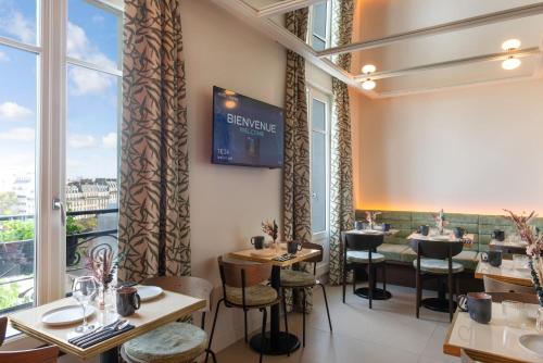 The Lampika Hotel - Dining and Services