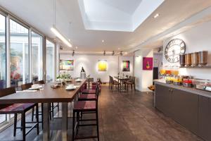 The Marceau Bastille - Room Amenities and Facilities